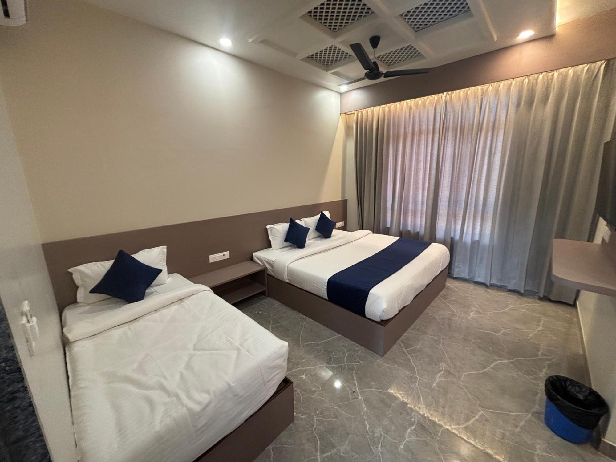 Hotel Sisodiya Palace Khātu Esterno foto