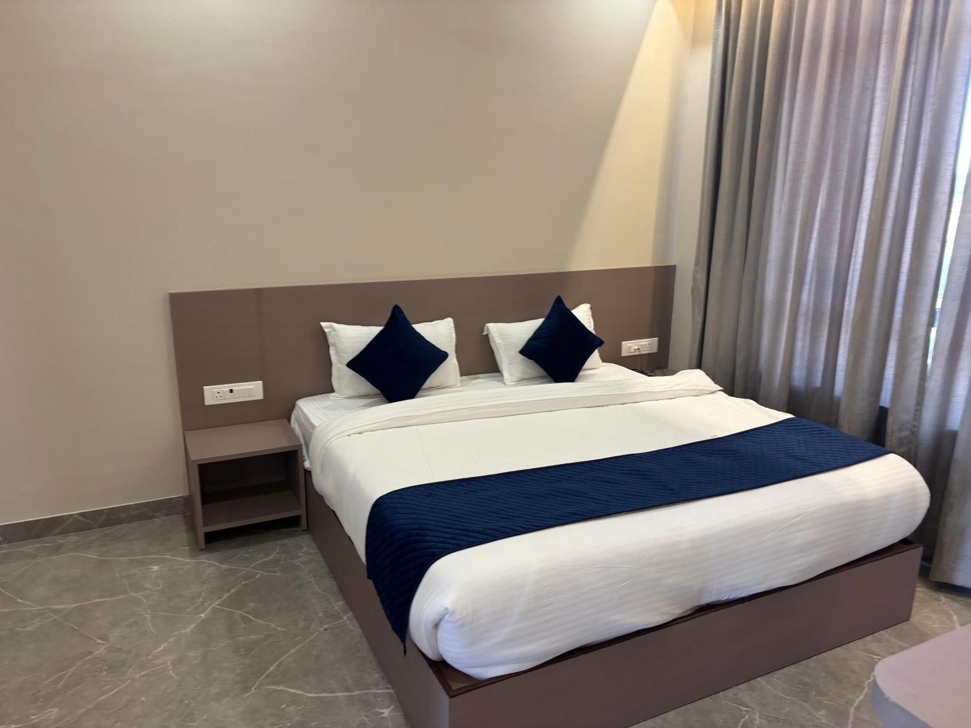 Hotel Sisodiya Palace Khātu Esterno foto