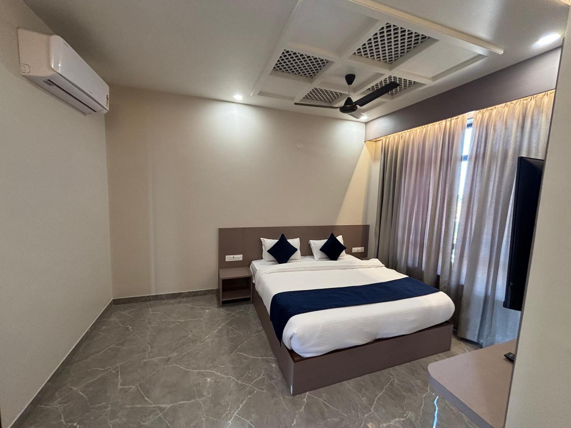 Hotel Sisodiya Palace Khātu Esterno foto