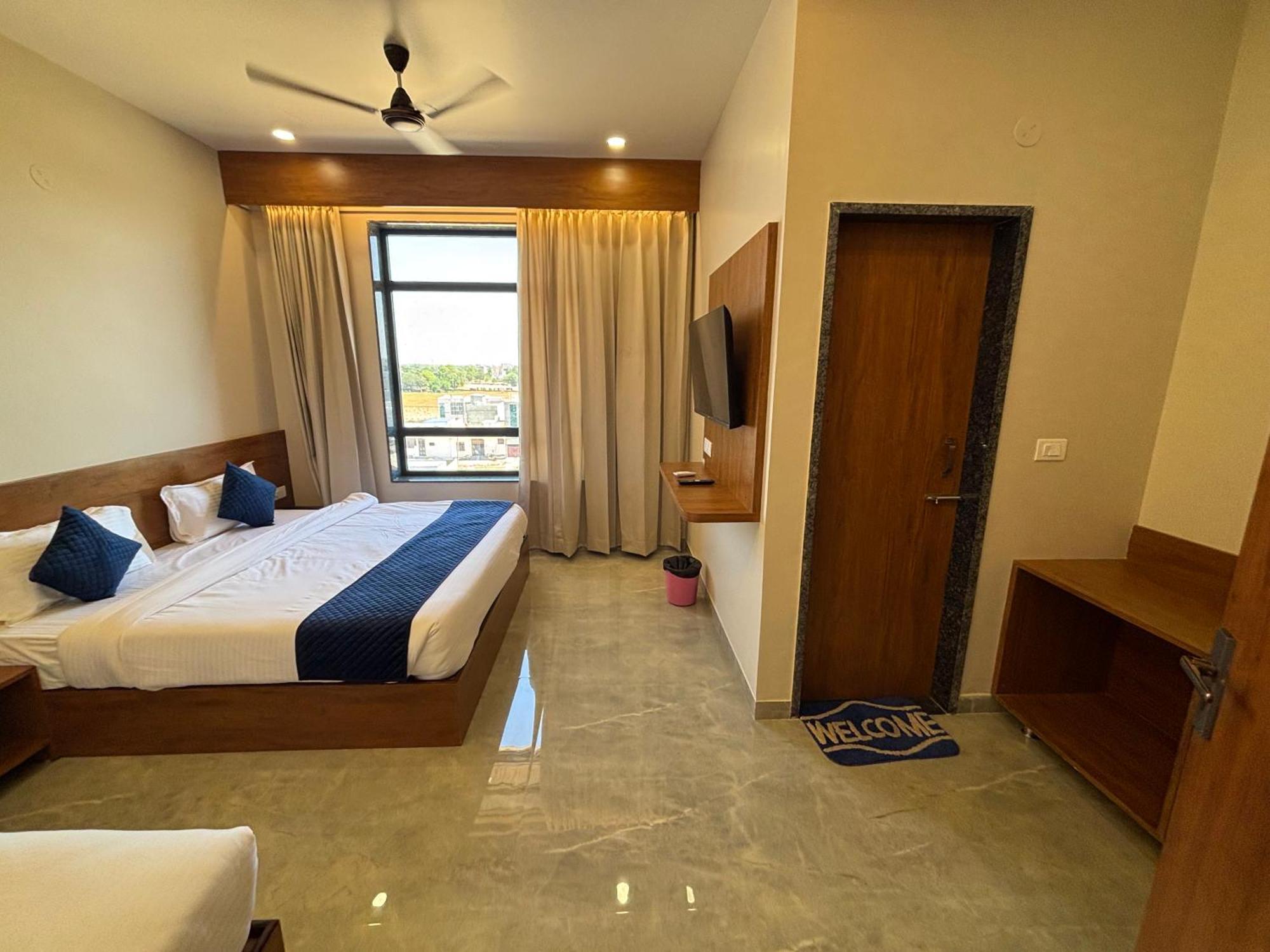 Hotel Sisodiya Palace Khātu Esterno foto